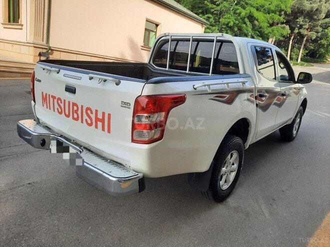 Mitsubishi L200 2016, 163,000 km - 2.5 l - Bakı