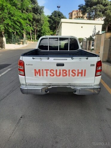 Mitsubishi L200 2016, 163,000 km - 2.5 l - Bakı
