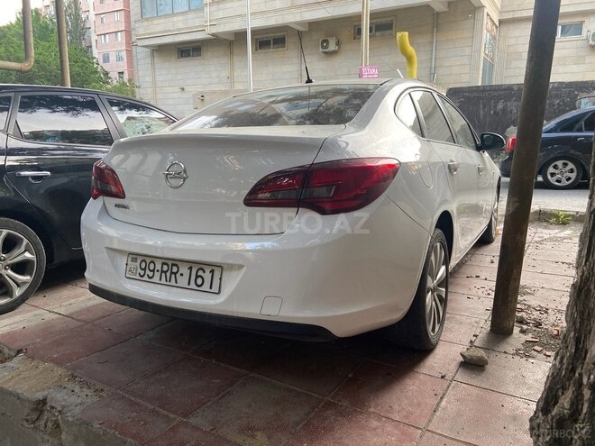 Opel Astra 2015, 240,000 km - 1.6 л - Bakı