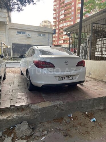 Opel Astra 2015, 240,000 km - 1.6 л - Bakı