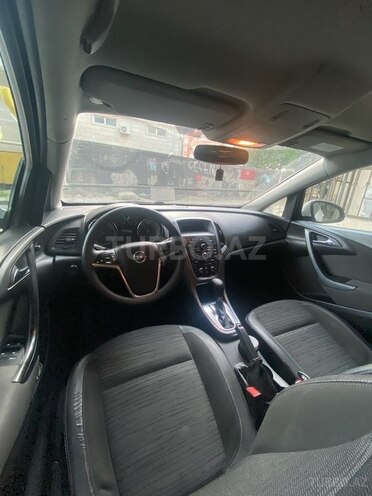 Opel Astra 2015, 240,000 km - 1.6 л - Bakı