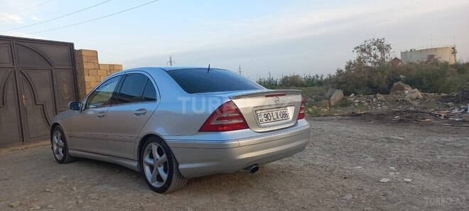 Mercedes C 230 2005, 325,000 km - 2.5 l - Bakı