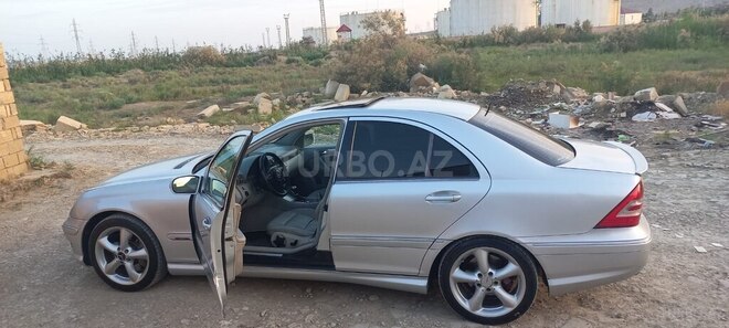 Mercedes C 230 2005, 325,000 km - 2.5 l - Bakı