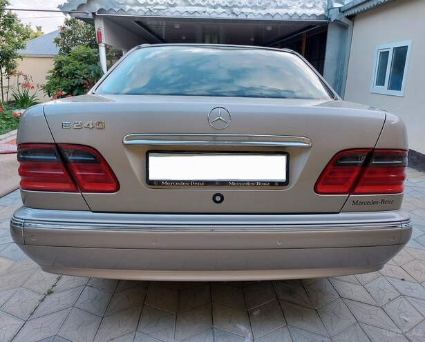 Mercedes E 240 2000, 260,000 km - 2.4 l - Bakı