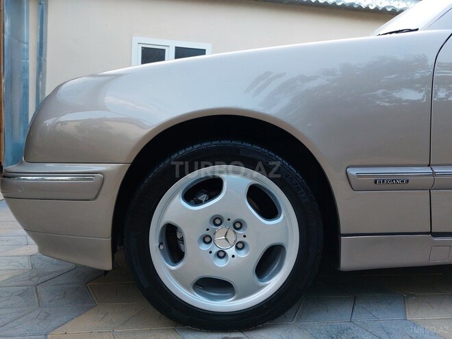 Mercedes E 240 2000, 260,000 km - 2.4 l - Bakı