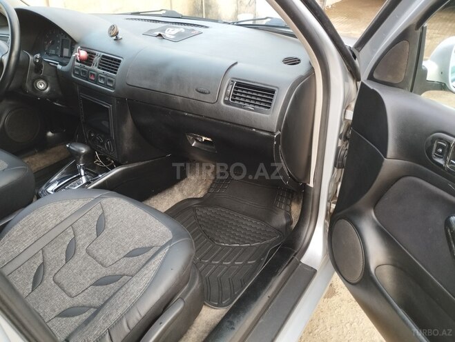Volkswagen Golf 2001, 282,306 km - 2.0 л - Masallı
