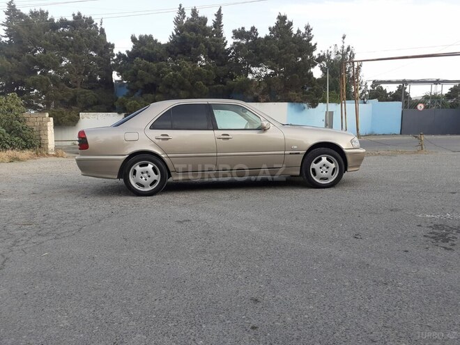 Mercedes C 200 2000, 436,634 km - 2.0 l - Bakı