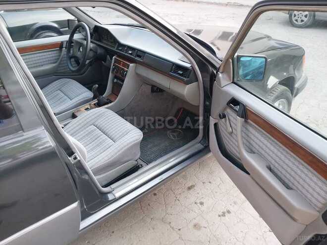 Mercedes E 250 1991, 391,000 km - 2.5 l - Sumqayıt