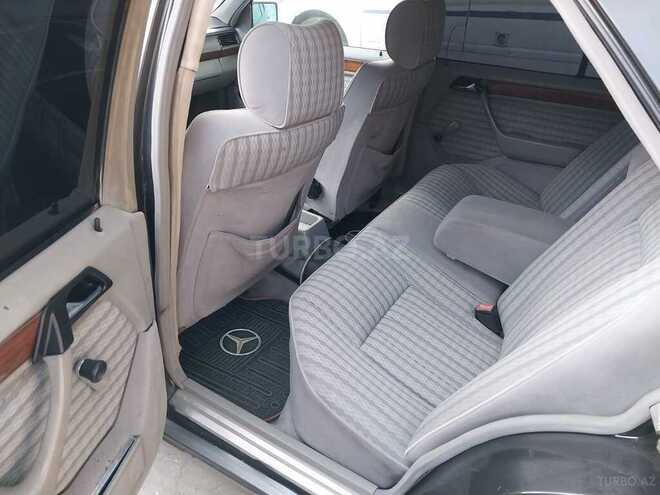 Mercedes E 250 1991, 391,000 km - 2.5 l - Sumqayıt