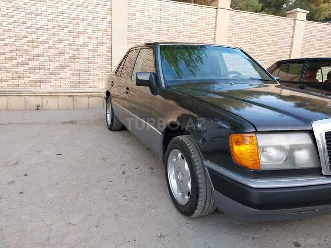 Mercedes E 250 1991, 391,000 km - 2.5 l - Sumqayıt