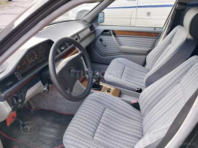 Mercedes E 250 1991, 391,000 km - 2.5 l - Sumqayıt