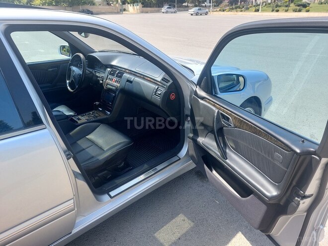 Mercedes E 320 2001, 426,098 km - 3.2 l - Bərdə