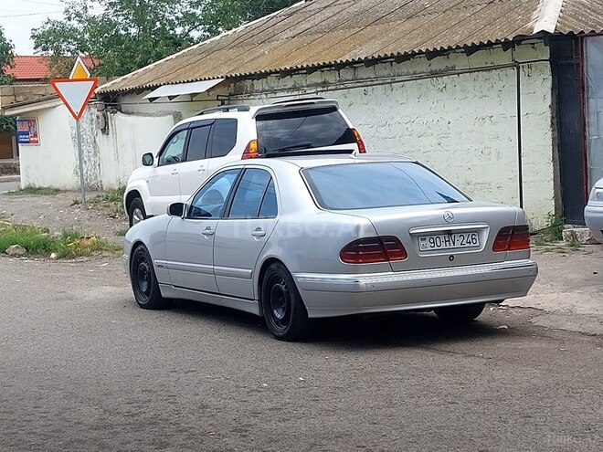 Mercedes E 320 2001, 426,098 km - 3.2 l - Bərdə