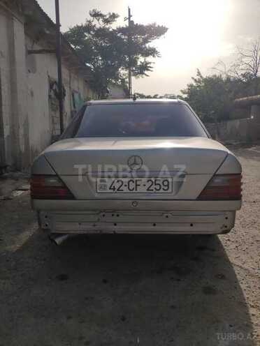 Mercedes E 300 1990, 260,229 km - 3.0 l - Bakı