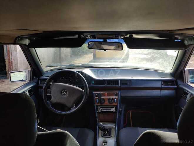 Mercedes E 300 1990, 260,229 km - 3.0 l - Bakı