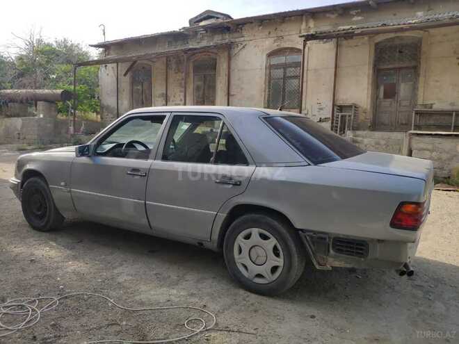 Mercedes E 300 1990, 260,229 km - 3.0 l - Bakı