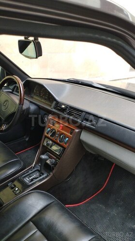 Mercedes E 220 1994, 300,000 km - 2.2 л - Bakı