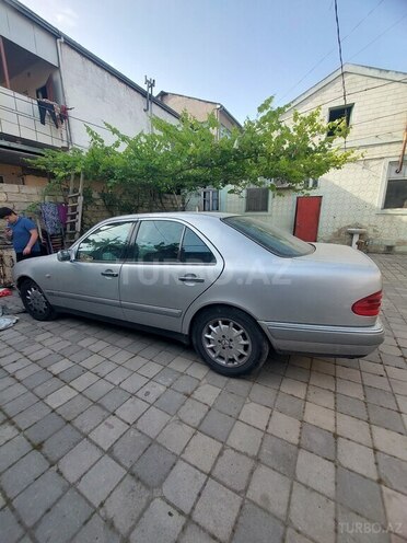 Mercedes E 240 1997, 380,000 km - 2.4 l - Bakı