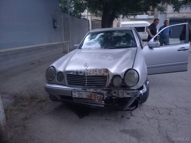 Mercedes E 240 1997, 380,000 km - 2.4 l - Bakı