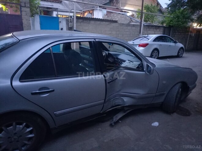 Mercedes E 240 1997, 380,000 km - 2.4 l - Bakı