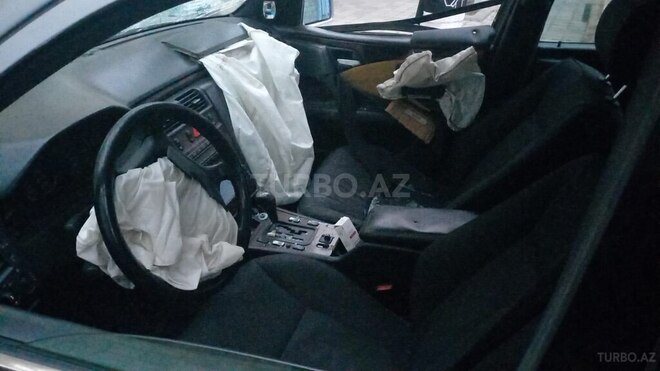 Mercedes E 240 1997, 380,000 km - 2.4 l - Bakı