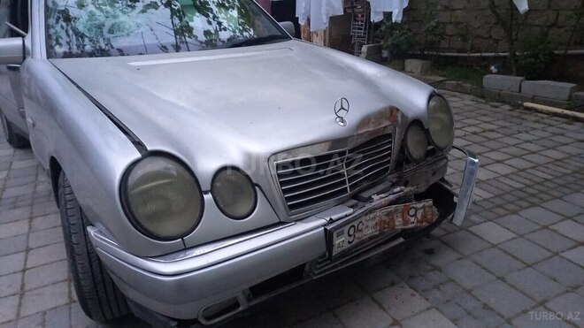 Mercedes E 240 1997, 380,000 km - 2.4 l - Bakı