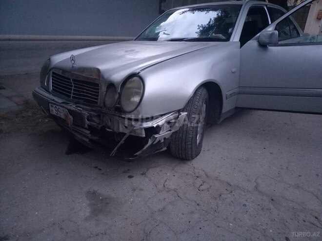Mercedes E 240 1997, 380,000 km - 2.4 l - Bakı