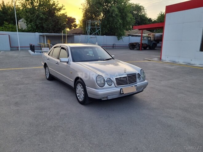 Mercedes E 230 1996, 405,000 km - 2.3 l - Sumqayıt