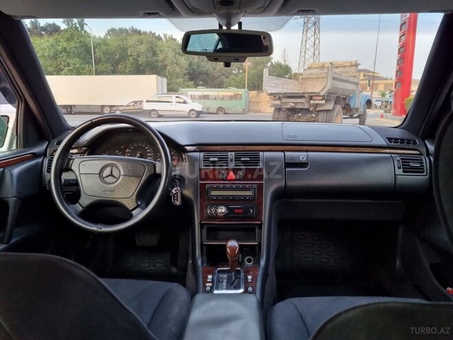 Mercedes E 230 1996, 405,000 km - 2.3 l - Sumqayıt