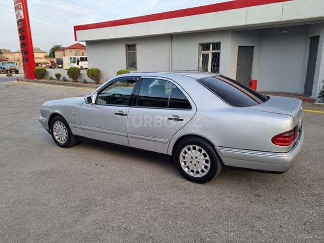 Mercedes E 230 1996, 405,000 km - 2.3 l - Sumqayıt