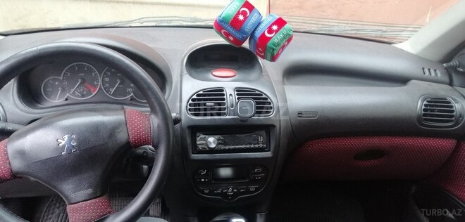 Peugeot 206 2004, 265,000 km - 1.6 l - Bakı
