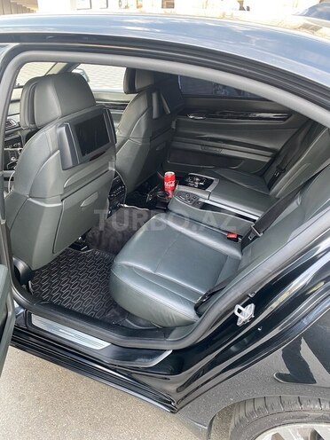 BMW 750 2011, 246,000 km - 4.4 l - Bakı