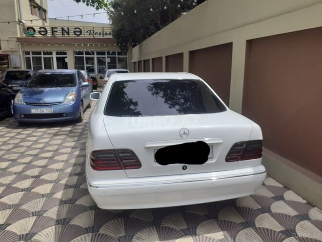 Mercedes E 240 2000, 245,800 km - 2.4 l - Bakı