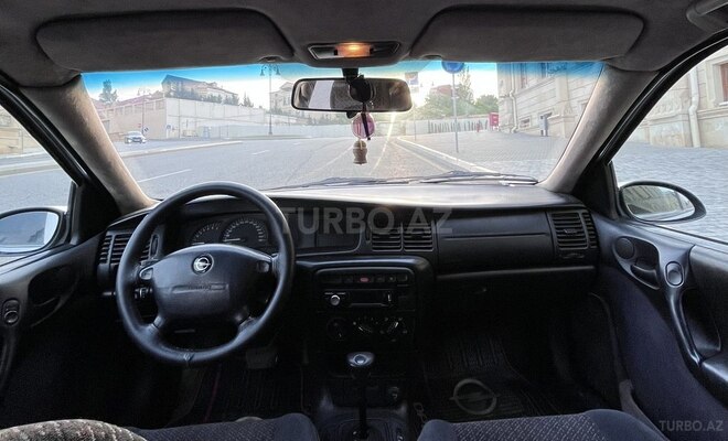 Opel Vectra 1996, 295,000 km - 1.6 l - Bakı