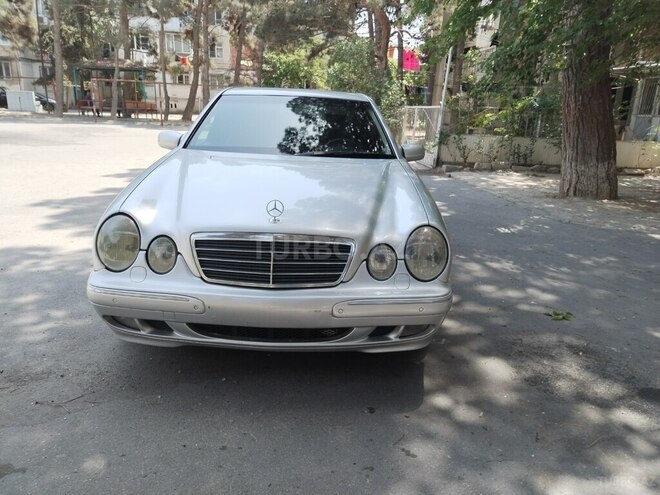 Mercedes E 220 2001, 380,000 km - 2.2 l - Bakı