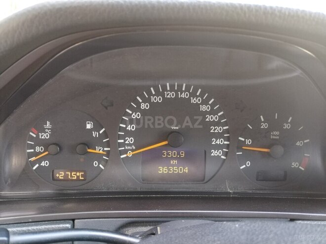 Mercedes E 220 2001, 380,000 km - 2.2 l - Bakı