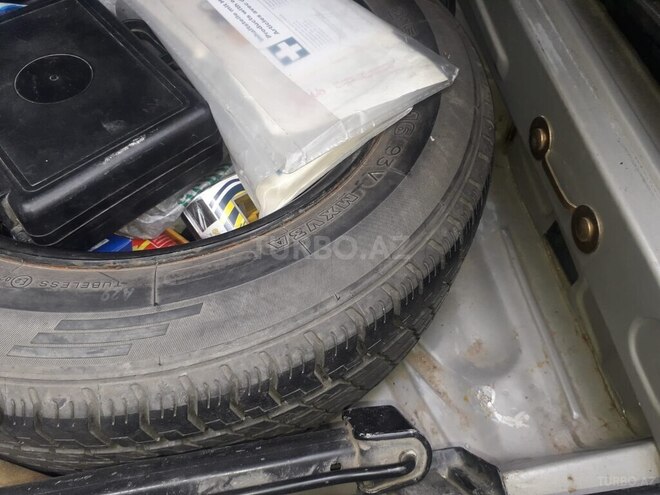 Mercedes E 220 2001, 380,000 km - 2.2 l - Bakı