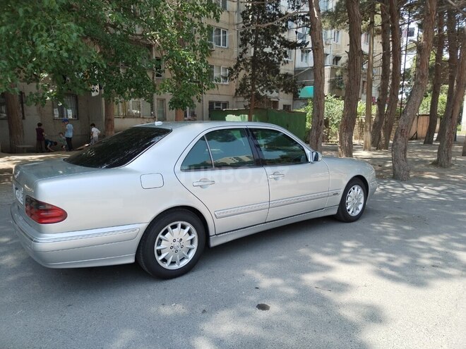 Mercedes E 220 2001, 380,000 km - 2.2 l - Bakı