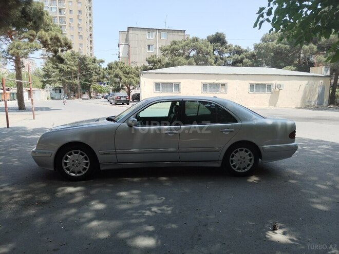Mercedes E 220 2001, 380,000 km - 2.2 l - Bakı