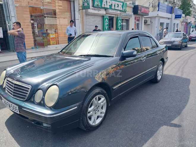 Mercedes E 200 1999, 268,000 km - 2.0 l - Bakı
