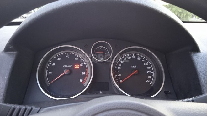 Opel Astra 2005, 200,000 km - 1.4 l - Ucar