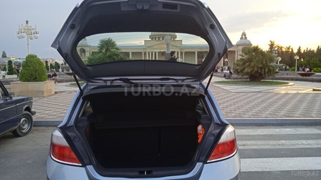 Opel Astra 2005, 200,000 km - 1.4 l - Ucar