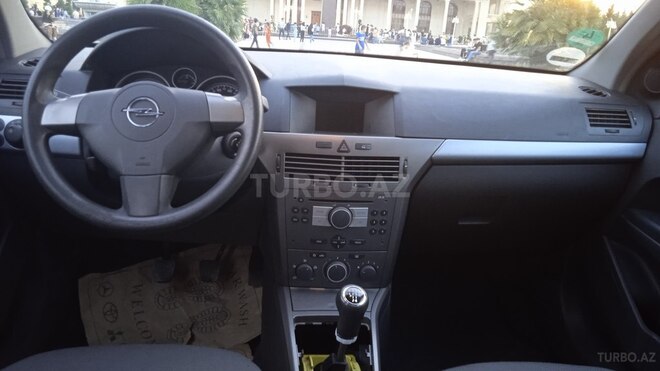 Opel Astra 2005, 200,000 km - 1.4 l - Ucar