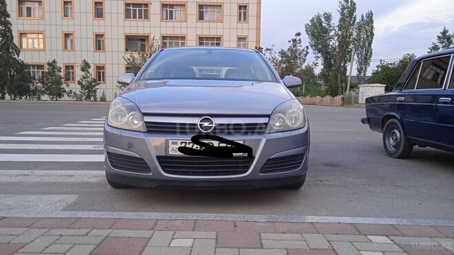 Opel Astra 2005, 200,000 km - 1.4 l - Ucar