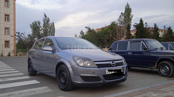Opel Astra 2005, 200,000 km - 1.4 l - Ucar