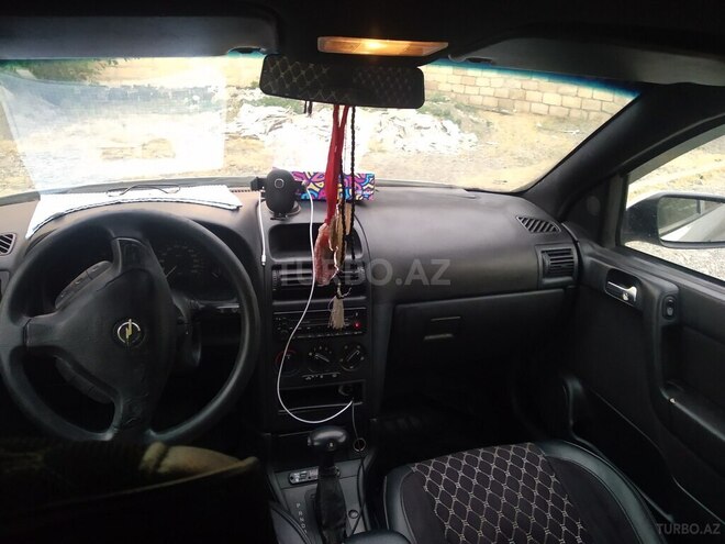 Opel Astra 2000, 488,560 km - 2.0 l - Yevlax