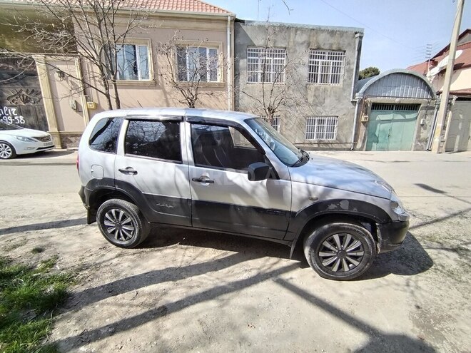 Chevrolet Niva 2010, 100,000 km - 1.7 l - Gəncə