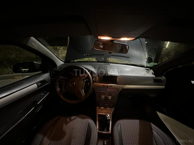 Opel Astra 2006, 200,000 km - 1.4 л - Bakı
