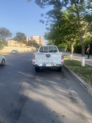 Mitsubishi L200 2013, 340,000 km - 2.5 л - Bakı