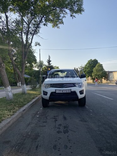 Mitsubishi L200 2013, 340,000 km - 2.5 л - Bakı